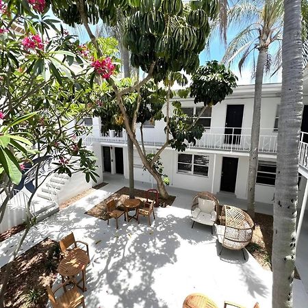 Spacious Studio Apartment Near Nightlife & Dining! St. Petersburg Exterior foto