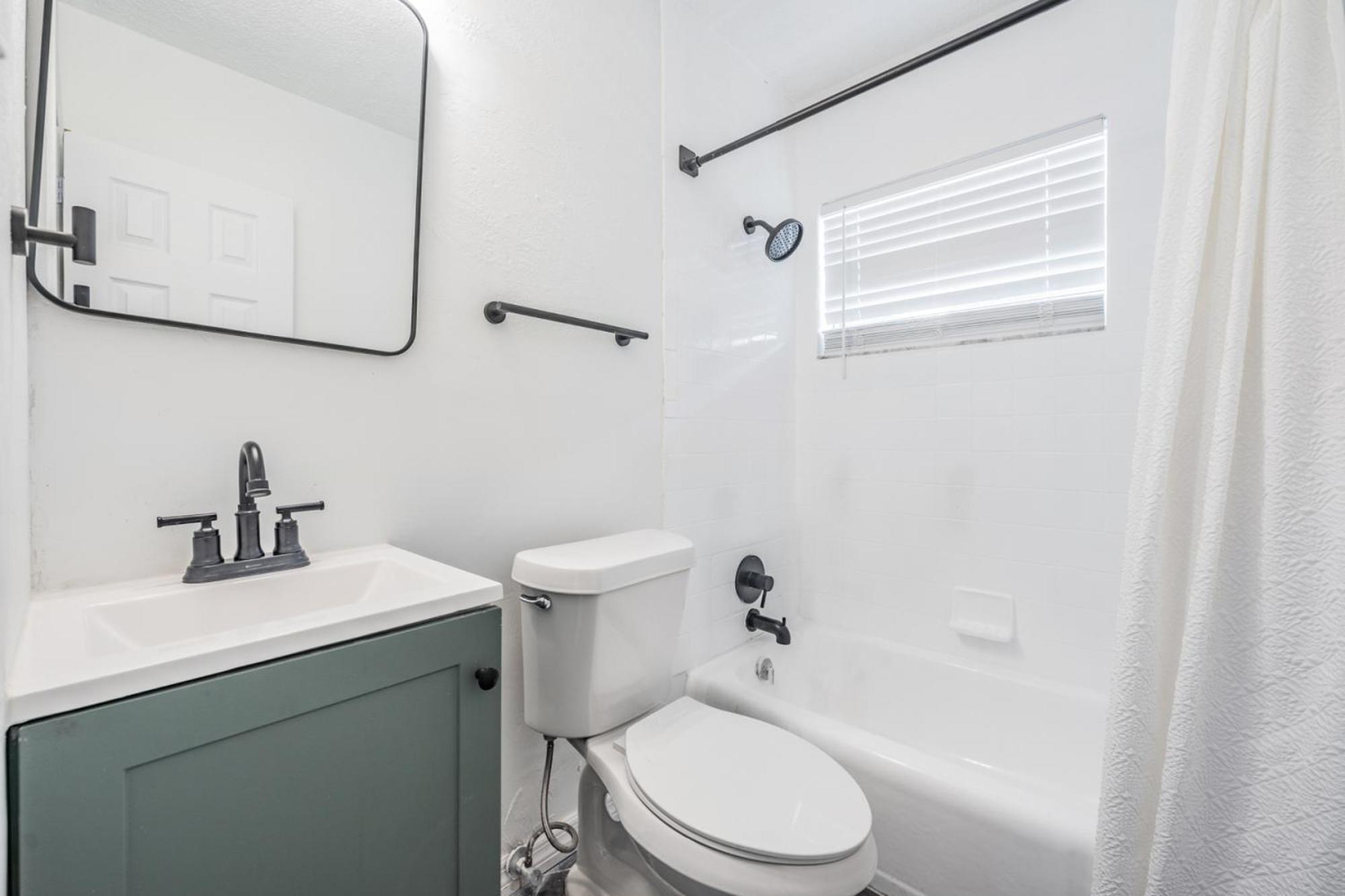Spacious Studio Apartment Near Nightlife & Dining! St. Petersburg Exterior foto