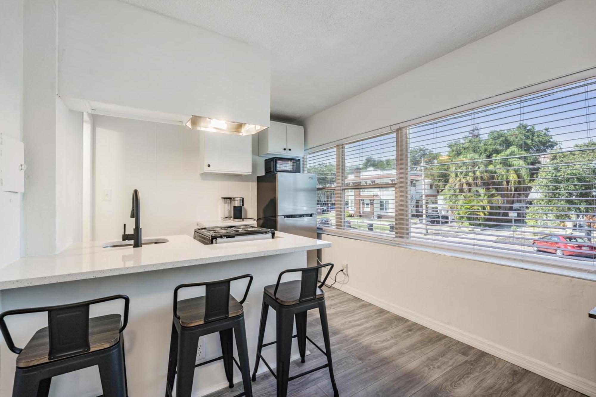 Spacious Studio Apartment Near Nightlife & Dining! St. Petersburg Exterior foto